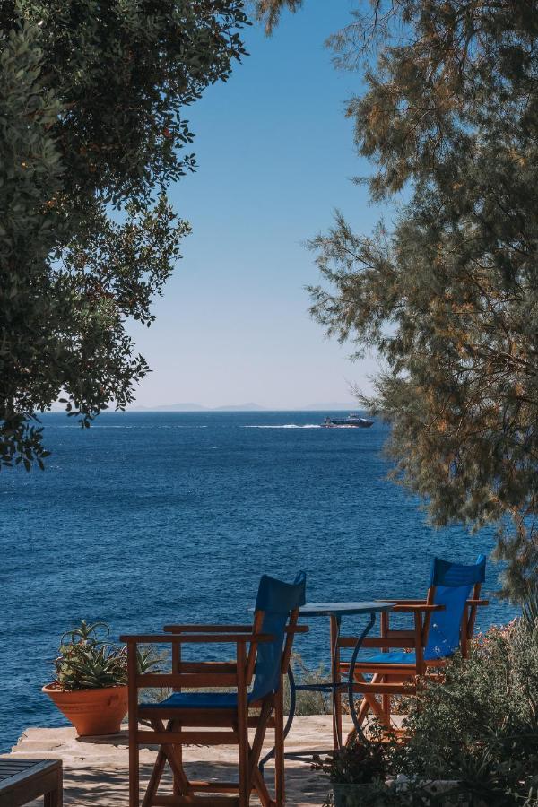 Agriolykos Pension Agios Kirykos  Bagian luar foto