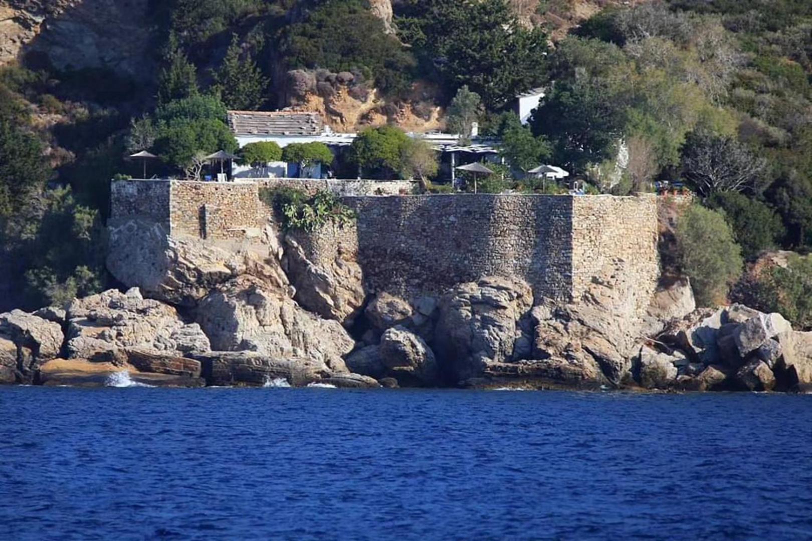 Agriolykos Pension Agios Kirykos  Bagian luar foto